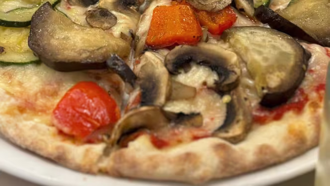 Cinque Pasta & Pizzeria Romana - 1