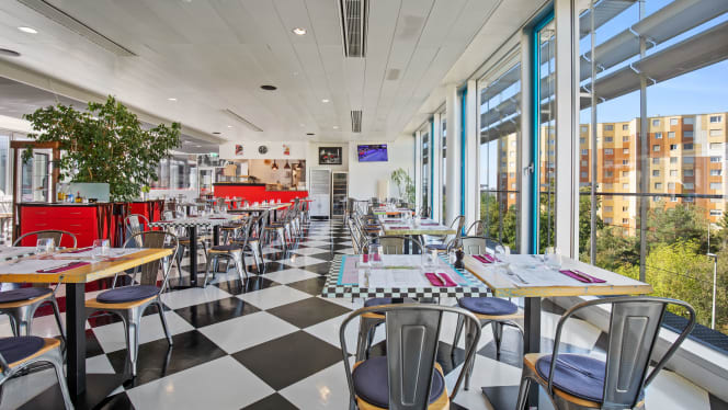 Mamma Franca Restaurant by The Bowling Balexert - 4