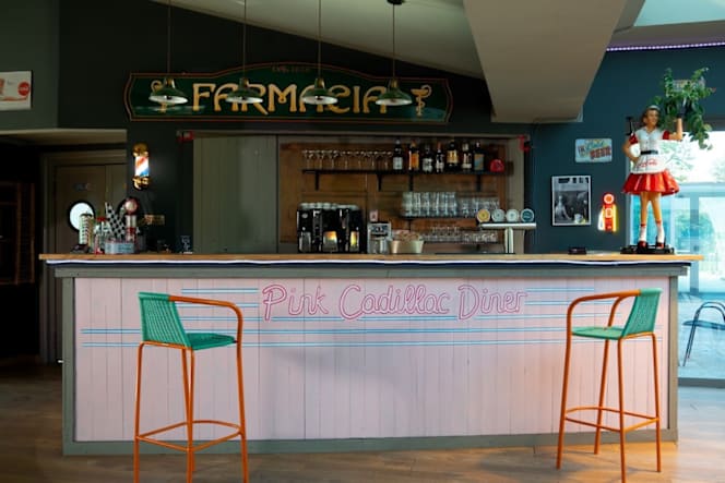 Pink Cadillac Diner | Burger, Pizza & American Vibes - 4