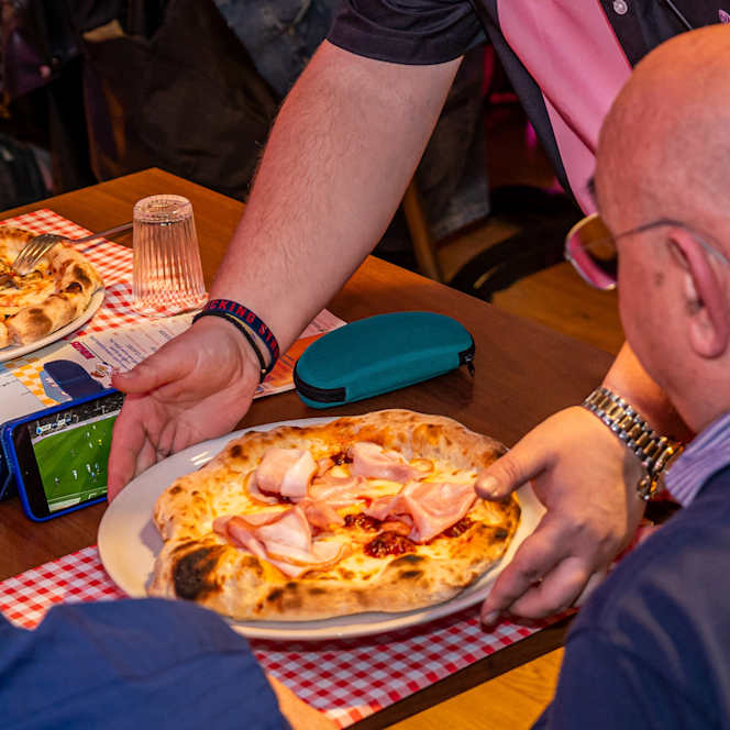 Pink Cadillac Diner | Burger, Pizza & American Vibes - 1