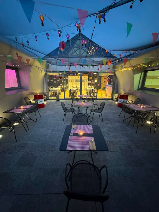 Pink Cadillac Diner | Burger, Pizza & American Vibes - 2