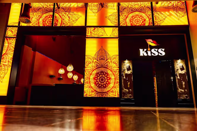 Kiss Restaurant - 7