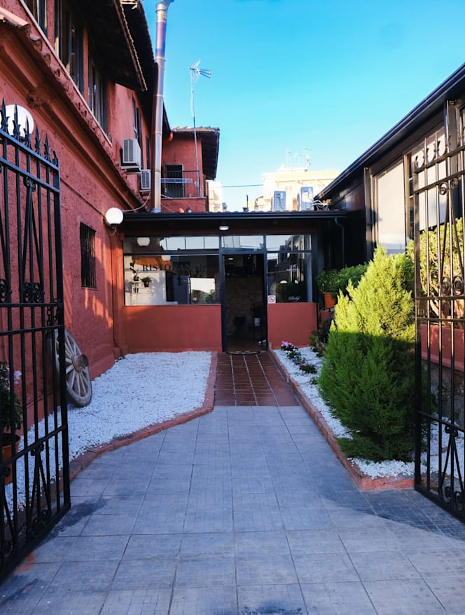 Trattoria Pizzeria Monte Gaudio  2.0 - 3