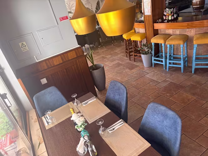 Crave Corner Restaurant & Bar - 2