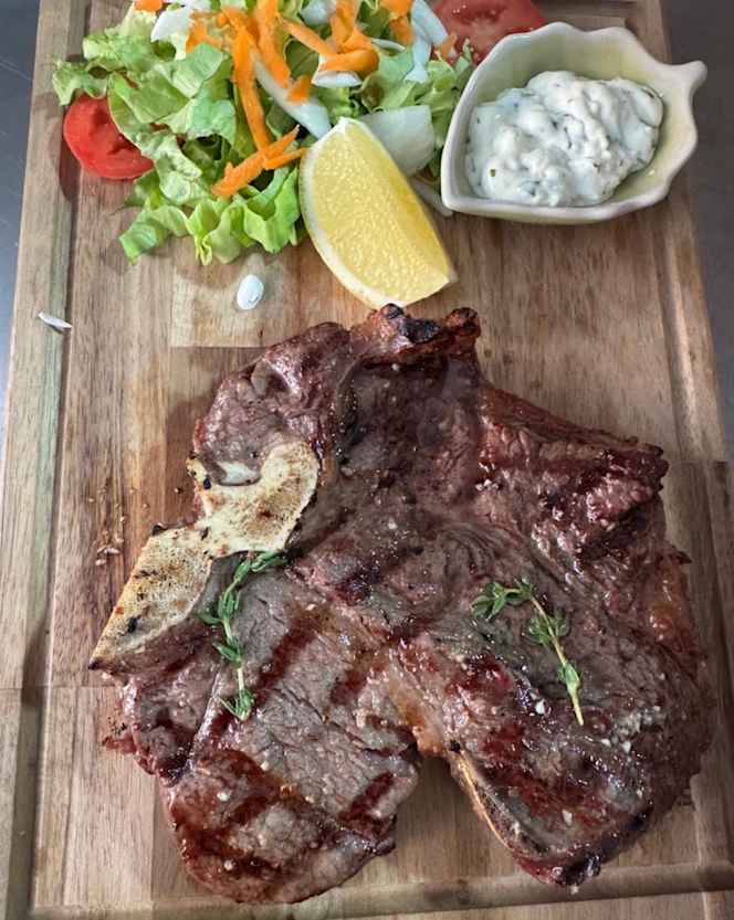 Crave Corner Restaurant & Bar - 8