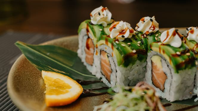 Midori Sushi & Thai Restaurant - 9