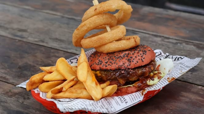 Dug Out Sportsbar - 7