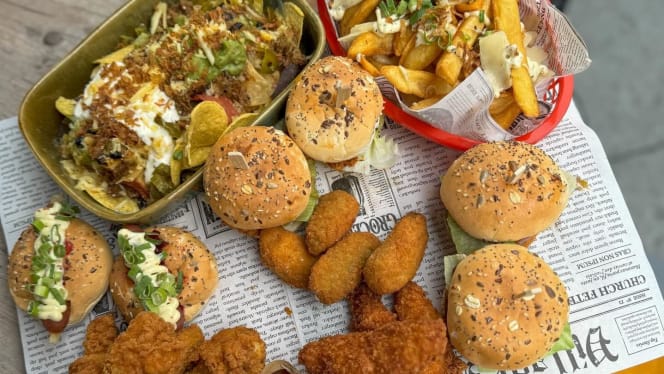 Dug Out Sportsbar - 8