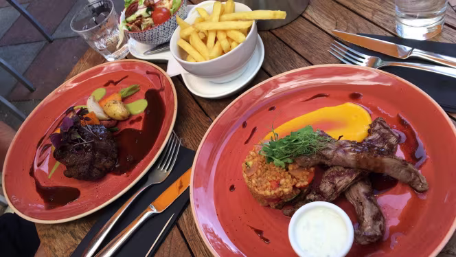 Restaurant Julie's - 3