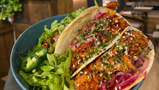 The Underdog Bar & Restaurant - 6