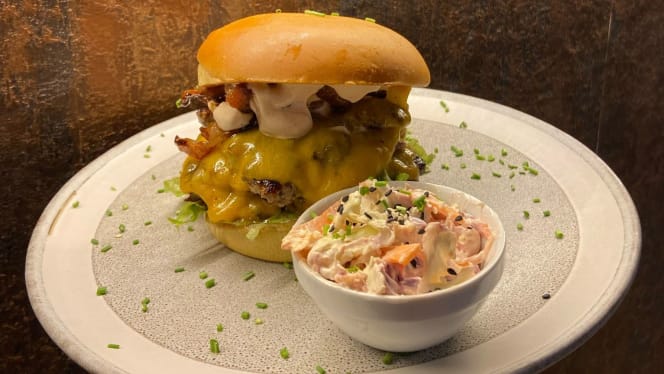 The Underdog Bar & Restaurant - 4