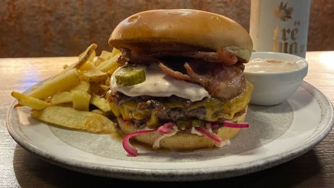 The Underdog Bar & Restaurant - 5