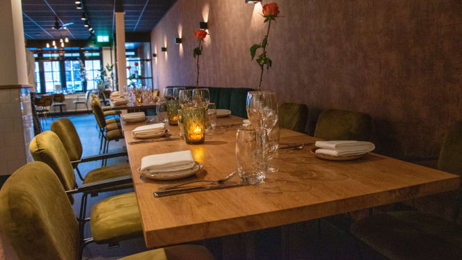 Azaka Restaurant - 9