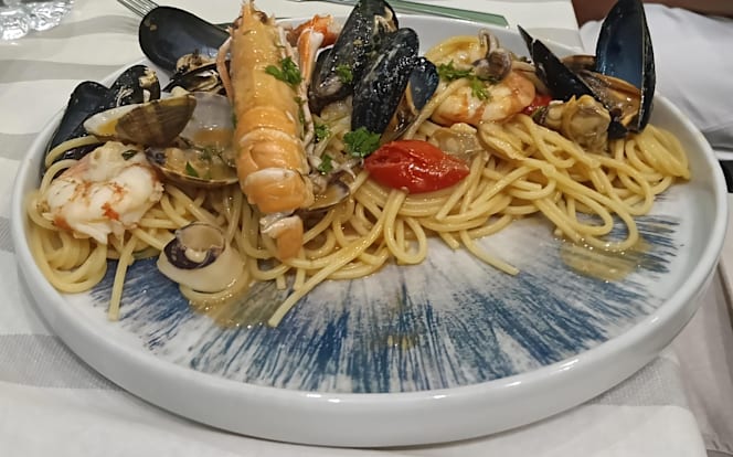 Gustá Sicily Restaurant and Burger - 8