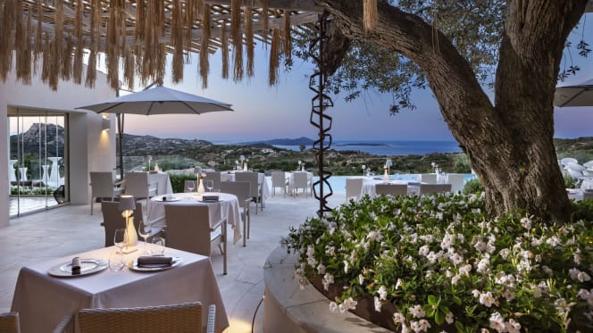 Corallia Gourmet Restaurant - 9