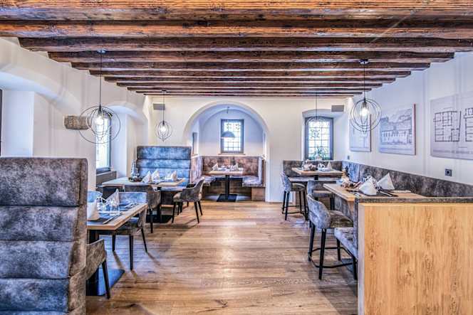 Zoll Steakhouse, Burger & more - 0