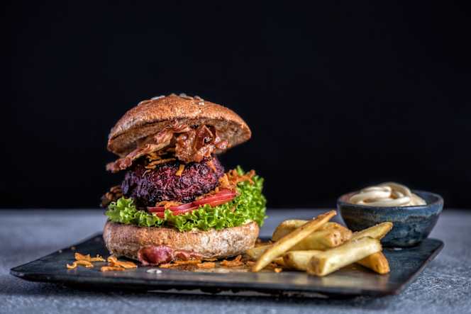 Zoll Steakhouse, Burger & more - 4