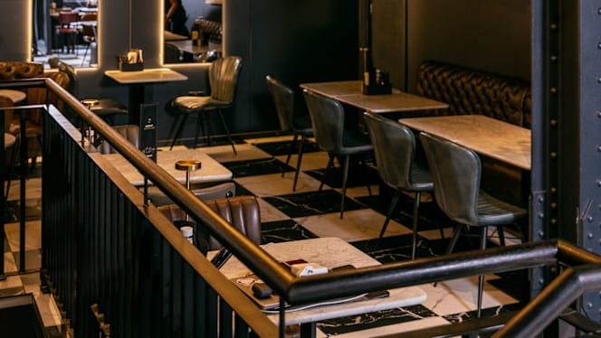 Gourmet Burger Club - 7