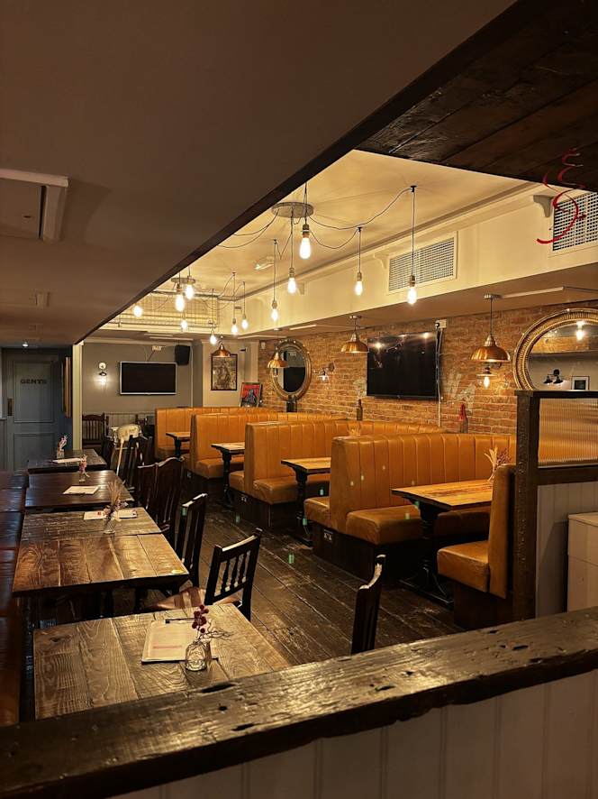 The Britannia Pub & Kitchen - 9