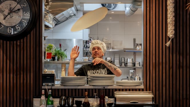 Casa Di Papi Cronjéstraat 80 > Location 2 - BEHIND THE STATION - 4