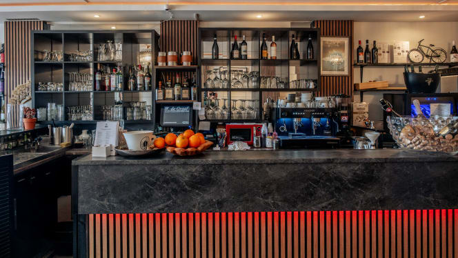 Casa Di Papi Cronjéstraat 80 > Location 2 - BEHIND THE STATION - 3