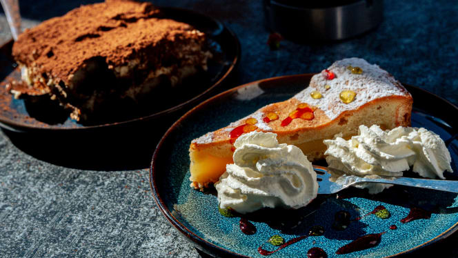 Casa Di Papi Cronjéstraat 80 > Location 2 - BEHIND THE STATION - 6