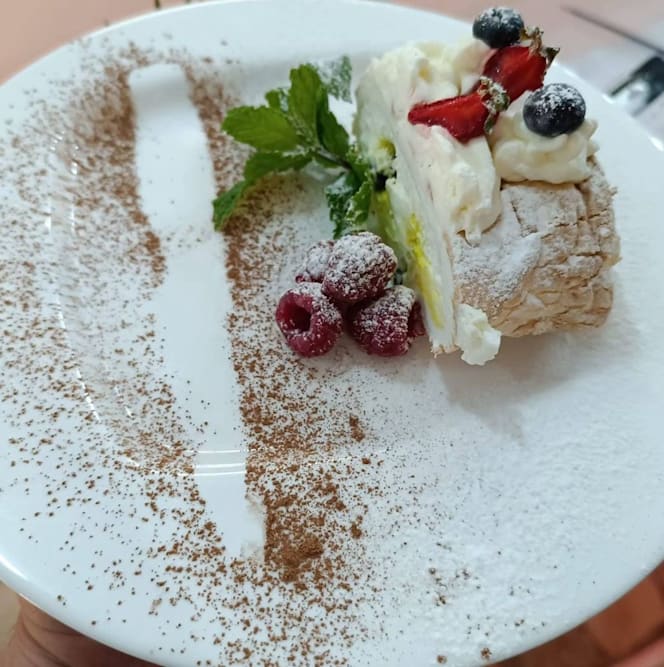 Fresh Lounge Restaurant - 1