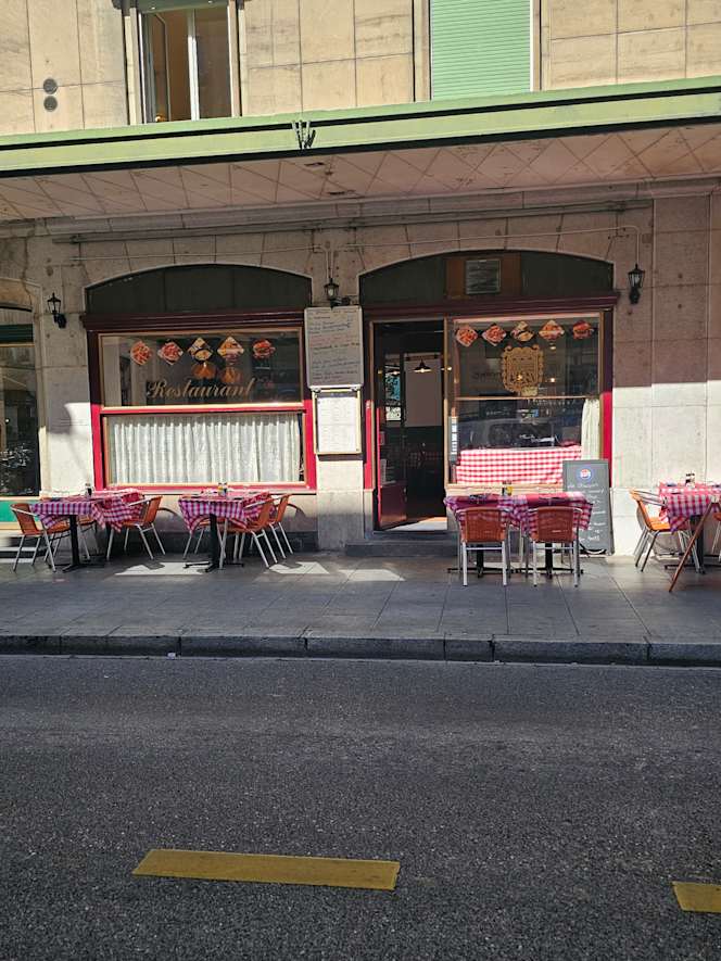 Le Blason Restaurant - 2