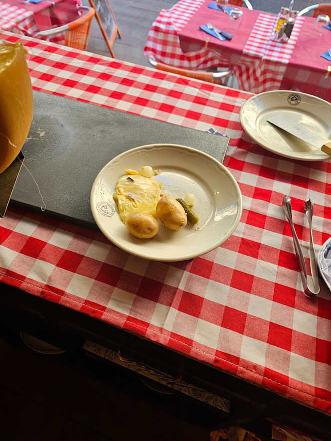 Le Blason Restaurant - 1