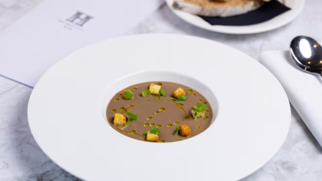 Henrietta Bar & Restaurant - 2