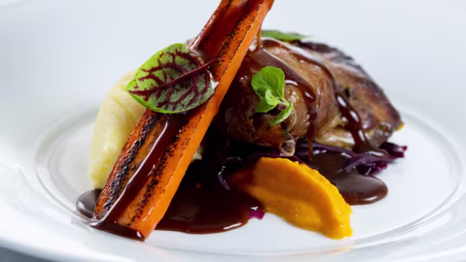 Henrietta Bar & Restaurant - 9