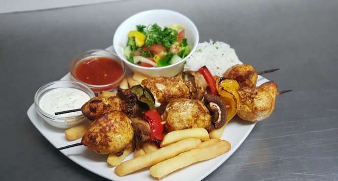 Bella Pizza and Pasta Restaurant - 7