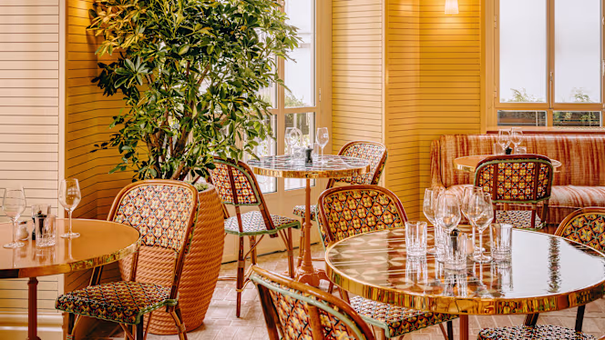 Public House - Restaurant - Paris