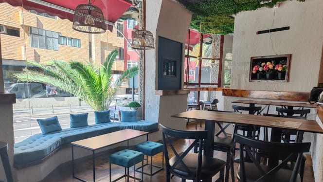 La Esquinita de Mesa y López - 4