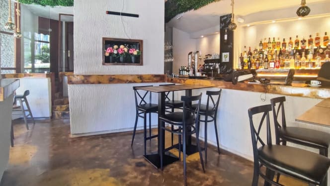 La Esquinita de Mesa y López - 7