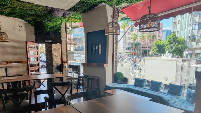 La Esquinita de Mesa y López - 0