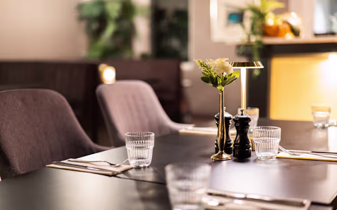 Grand Bar & Bistro - 3