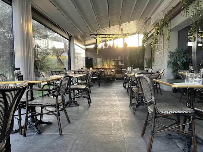 Le Comptoir Des Halles - Bistro Gourmand - 0