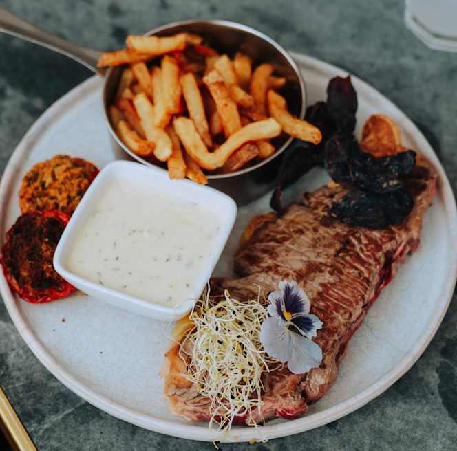 Le Comptoir Des Halles - Bistro Gourmand - 8