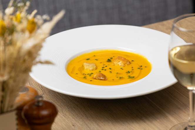 Kitchen & Bar at Courtyard - 0