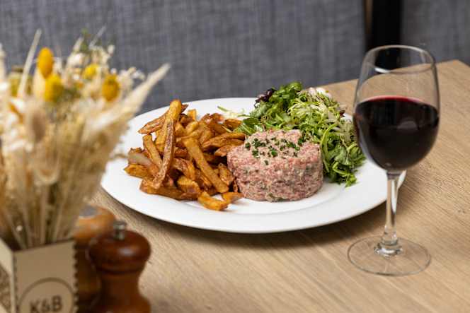 Kitchen & Bar at Courtyard - 9