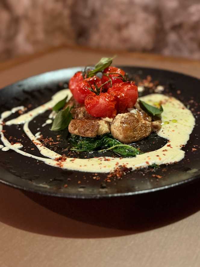 Cyrano Wine Bar - 4
