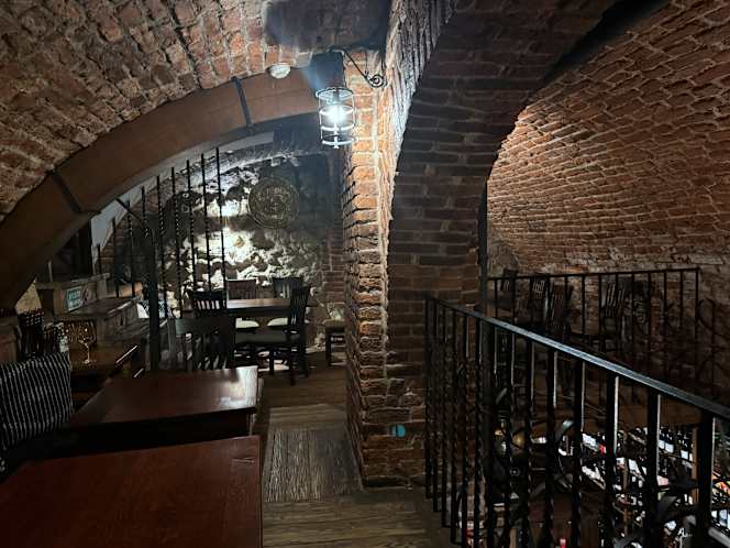 Cyrano Wine Bar - 5