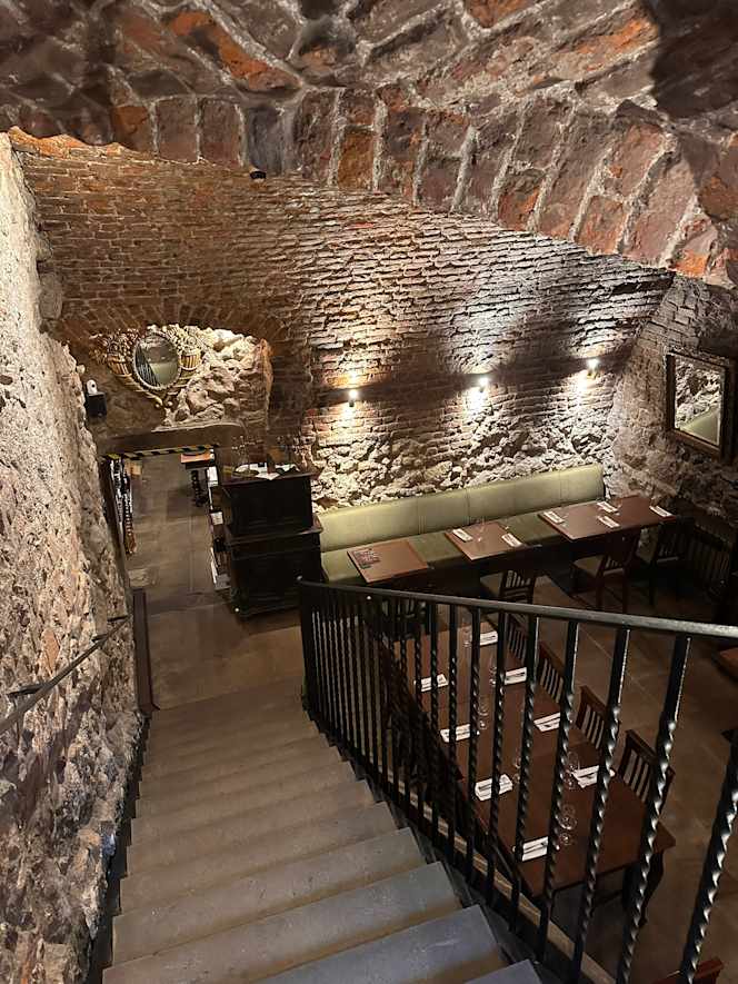 Cyrano Wine Bar - 7