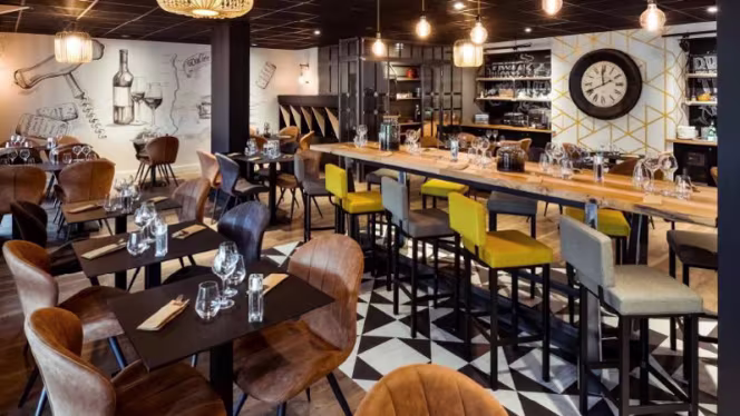 La Brasserie – Hôtel Mercure Lyon Est - 0