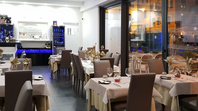 Fish House Restaurant - 9