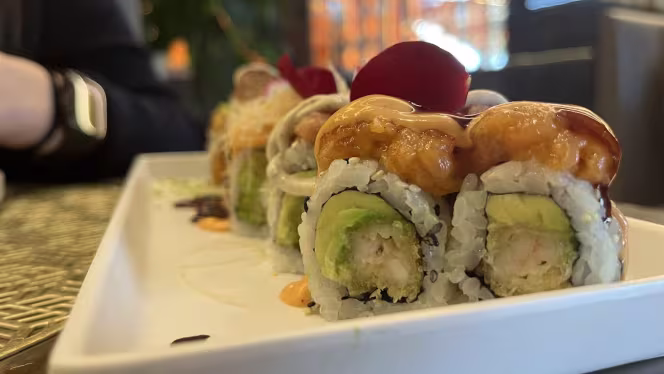 Meet Fusion Sushi - 6