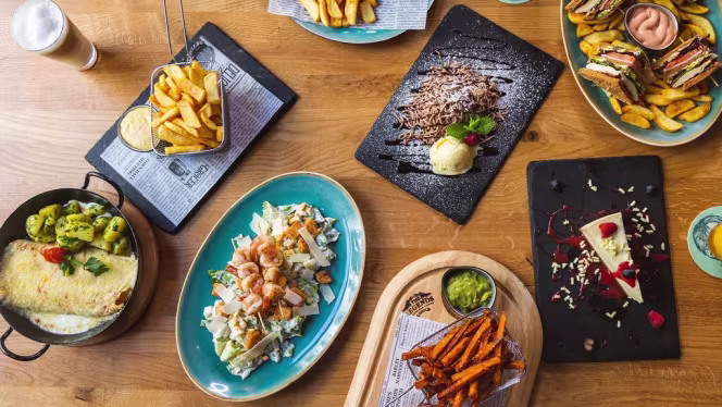 Arizona Burger & Bar - 7