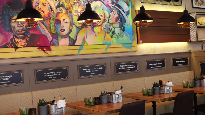 Arizona Burger & Bar - 9