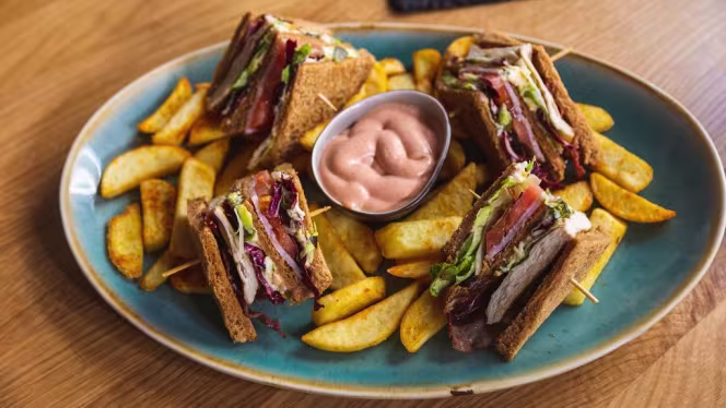 Arizona Burger & Bar - 5